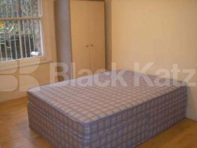 			3 Bedroom, 1 bath, 1 reception Flat			 Hillmarton Road, HILLMARTON CONSERVATION N7